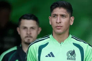 Edson Álvarez terminó el partido en el TSM ‘enfurecido’: “Qué lindo es estar en casa”
