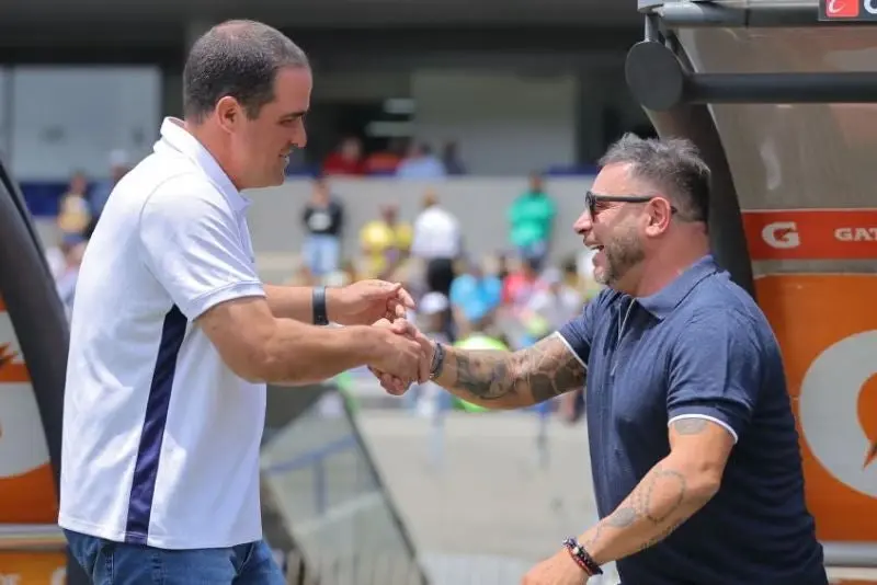 André Jardine enfrentando a Antonio Mohamed | MEXSPORT