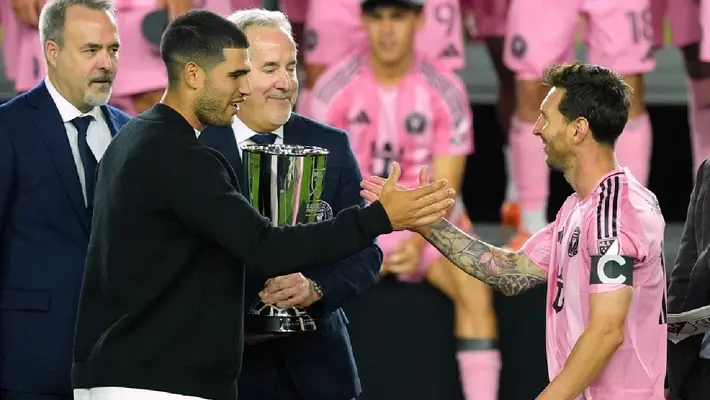 Carlos Alcaraz se une a Messi en los festejos del campeonato de la Conferencia Este de la MLS