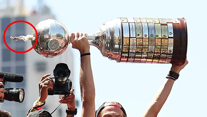 ¡A lo Sergio Ramos! Flamengo rompe trofeo de Copa Libertadores