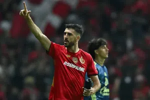 ¡Modo superestrella! Paulinho es recibido por toda la Selección Portuguesa previo a enfrentar a México