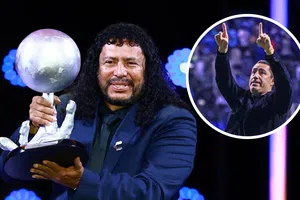 René Higuita defiende y pide paciencia al proyecto de Efraín Juárez: "Es un gran técnico"