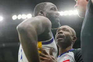 Draymond Green recibe advertencia de la NBA tras confrontación con fan