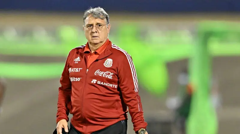 César Montes le quita responsabilidad al Tata Martino por el fracaso de Qatar 2022: “No fue su culpa”