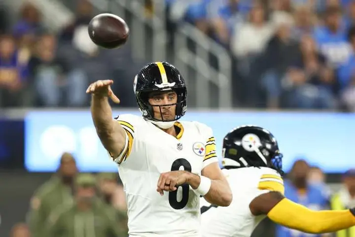 Aaron Rodgers, con Steelers | AP