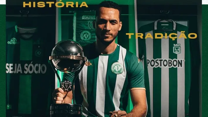 Chapecoense vuelve a Primera División y honra a sus víctimas con una camiseta histórica