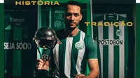 Chapecoense vuelve a Primera División y honra a sus víctimas con una camiseta histórica
