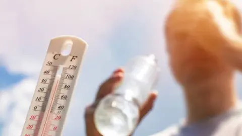 Cuidado con el sol: el IMSS advierte riesgos durante vacaciones de Semana Santa