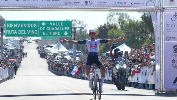 Isaac del Toro Conquista el Campeonato Nacional de Ciclismo de Ruta en Ensenada