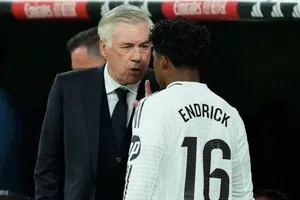 Ancelotti "sugiere" que Endrick piense en un futuro fuera de Real Madrid