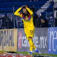 ¡Pasado celeste! Afición le recuerda a Isaías Violante su afición al Cruz Azul previo al Clásico Joven
