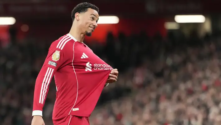 ¿Reviven los Reds? Liverpool vence a Brighton con doblete de Ekitiké