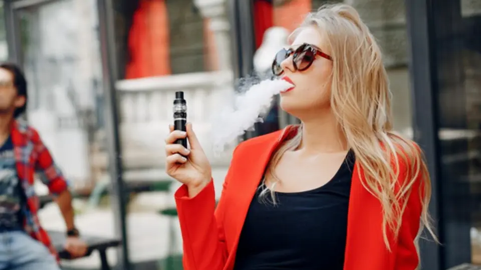 ¡Es oficial! Prohíben vapeadores en México: multas y cárcel para quienes los comercialicen ¿Y los consumidores?