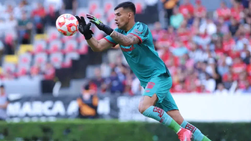 Toluca renueva a Luis García, portero que le dio la undécima estrella