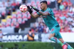 Toluca renueva a Luis García, portero que le dio la undécima estrella