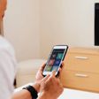 ¿Cómo usar tu celular como control remoto del televisor?