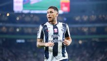 Lucas Ocampos, de Rayados, ofrece disculpas tras gestos a la afición