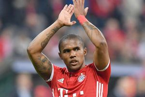 ¡De Bayern y Juventus a la Serie D! Douglas Costa jugó en un estadio de 750 localidades