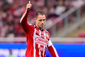 ¿Será DT de Chivas? Chicharito Hernández presume su nuevo rol en el Guadalajara