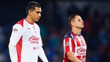 Oficial: Chicharito Hernández se va de Chivas