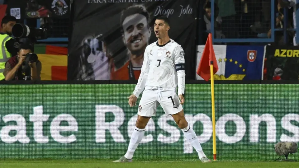 CR7 regala relojes de más de 2.4 millones de dólares a su selección: así fueron las piezas