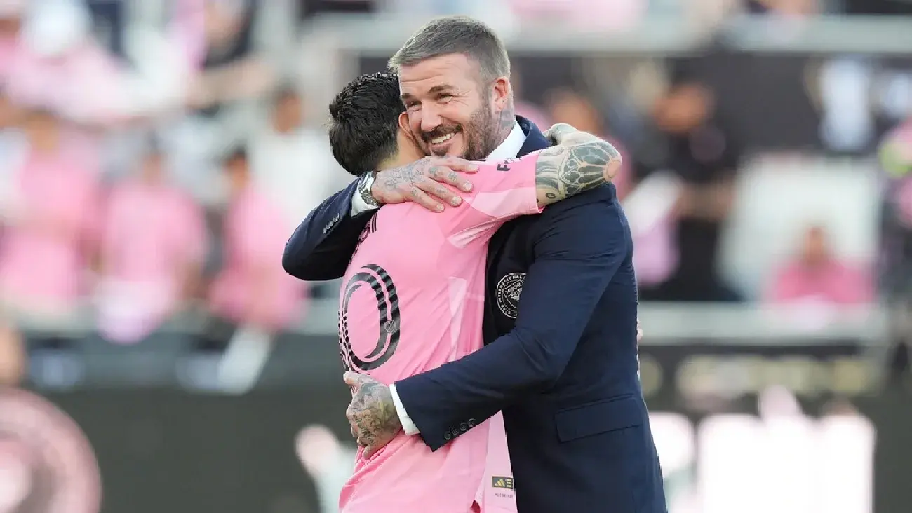 Beckham abraza a Messi tras un partido de Inter Miami | AP