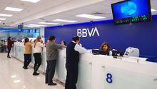 Reportan fallas en BBVA México: Sin sistema en app, cajeros y bancos