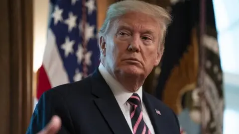 Trump admite haber conversado con Maduro en medio de la tensión militar