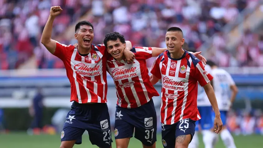 Roberto “Piojo” Alvarado asegura que Chivas jugará “a muerte” por el título | IMAGO 7