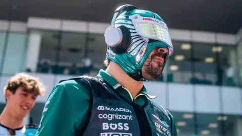 ¡Nando Libre! Gran Premio de México destaca obsequio de RÉCORD a Fernando Alonso
