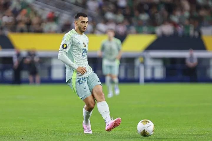 Luis Chávez en un partido con la Selección Mexicana | MEXSPORT