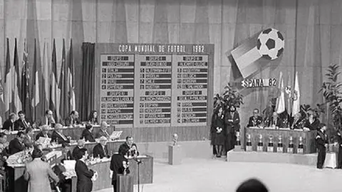 El sorteo más caótico en la historia de los Mundiales: así falló España 82 en vivo