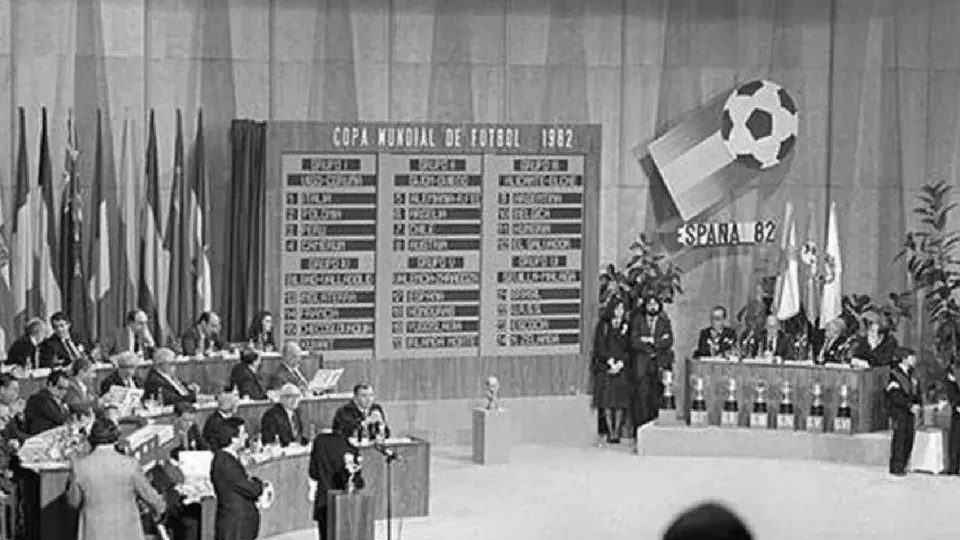 El sorteo más caótico en la historia de los Mundiales: así falló España 82 en vivo