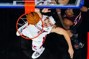 Jaime Jáquez brilla con 22 puntos y guía a Miami Heat a su cuarta victoria consecutiva