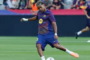 Yamal se agranda en la Kings League: “Vine a enseñarle como se tira un penal a Koundé”