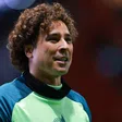 ¿Guía espiritual? Piden a Guillermo Ochoa en el Mundial 'a como de lugar'