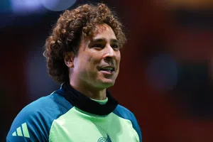 ¿Guía espiritual? Piden a Guillermo Ochoa en el Mundial 'a como de lugar'