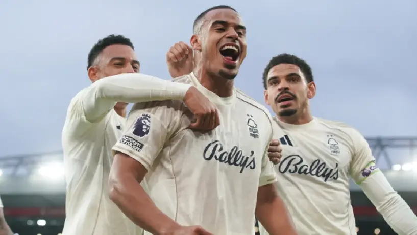 Liverpool cae por goleada ante Nottingham Forest en Anfield
