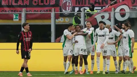 Con Santiago Giménez todavía lesionado, AC Milan dejó ir el triunfo ante Sassuolo