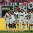 Con Santiago Giménez todavía lesionado, AC Milan dejó ir el triunfo ante Sassuolo