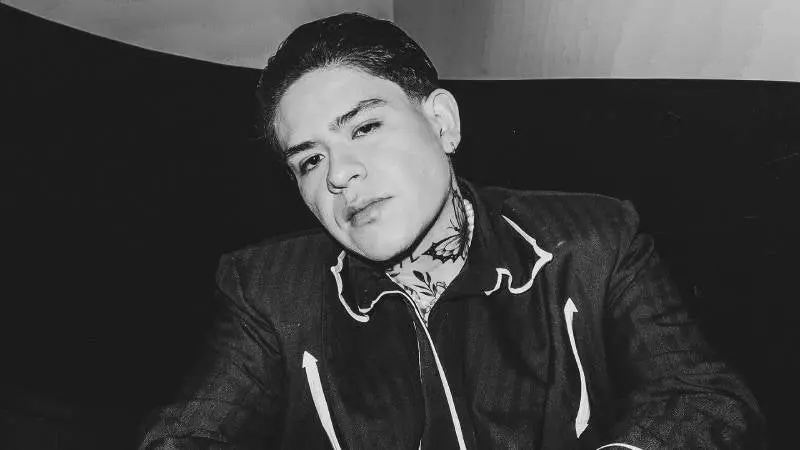 El cantante de corridos tumbados recorrerá ciudades como Guadalajara, Monterrey, Puebla y Tijuana durante su nueva gira. / Junior H
