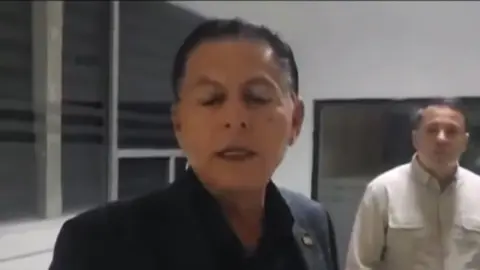 Revocan visa a alcalde de San Luis Río Colorado; lo retienen 5 horas en la frontera