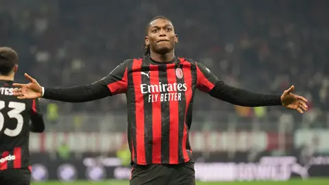 Sin Santiago Giménez, el Milan vence al Lazio con golazo de Rafael Leão