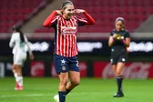 Chivas golea a Necaxa en el cierre del torneo regular con doblete de Licha Cervantes