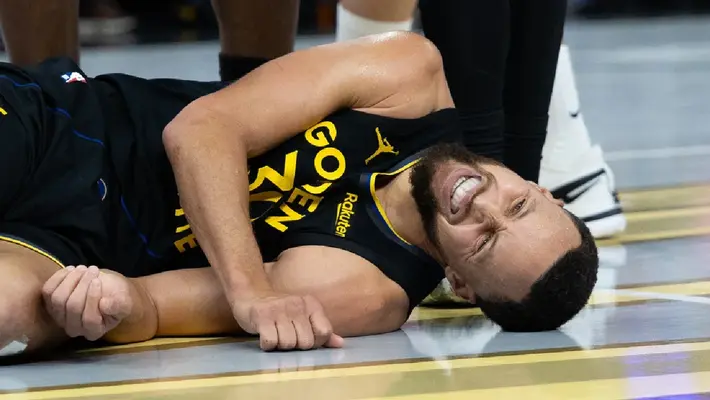 Stephen Curry estará fuera al menos una semana con los Warriors por lesión en el cuádriceps