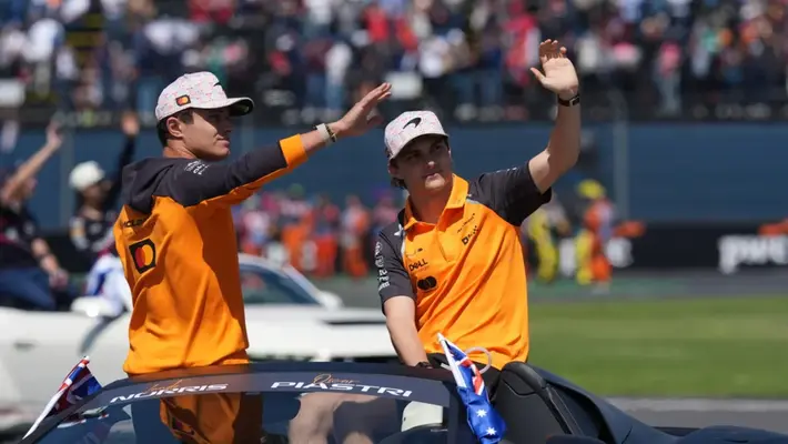 "Uno de los dos debe ser solidario": Guenther Steiner opinó sobre la batalla entre Lando Norris y Óscar Piastri