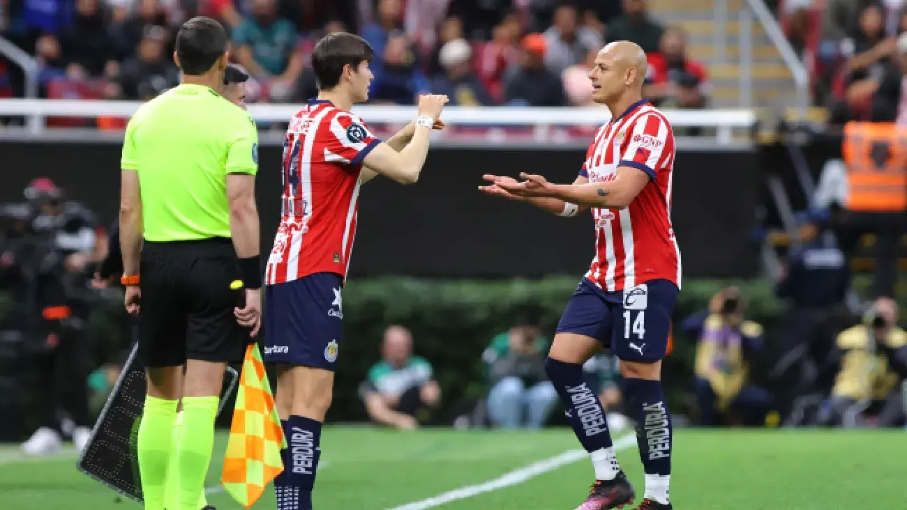 Hormiga y Chicharito | IMAGO7