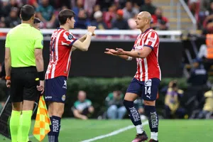 Carlos Salcido compara a Hormiga González con Chicharito Hernández del 2010