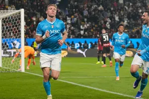 Napoli supera al Milán y se mete a la Final de la Supercopa Italia
