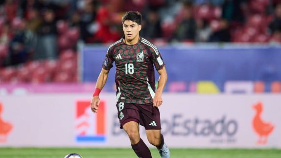 Obed Vargas ya está en España para cerrar fichaje con Atlético de Madrid